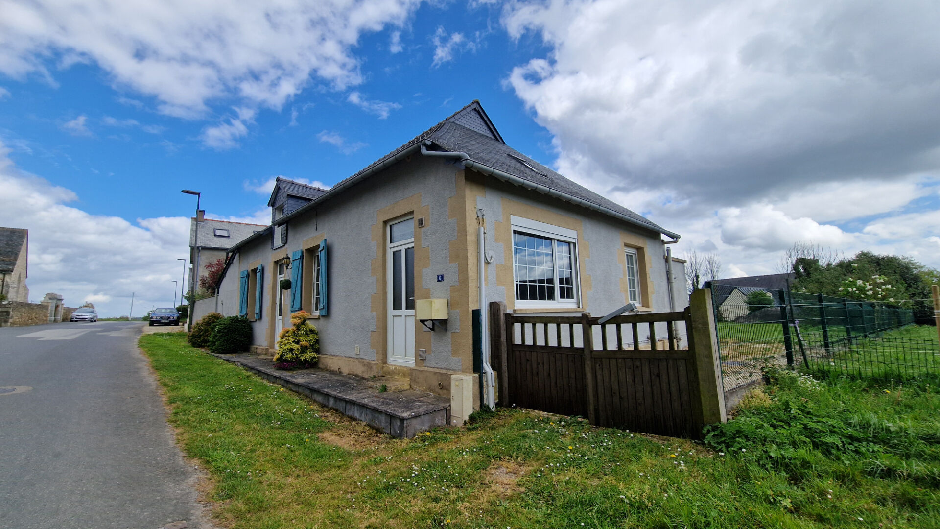 4 bedroom House (unspecified) For Sale