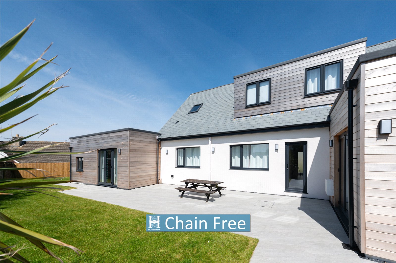 6 bedroom House (unspecified) For Sale