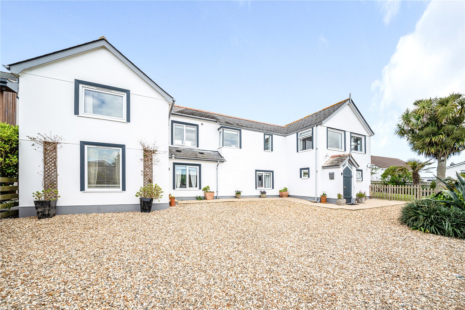 6 bedroom House (unspecified) Sold