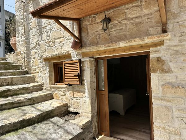 1 bedroom Stone House For Sale