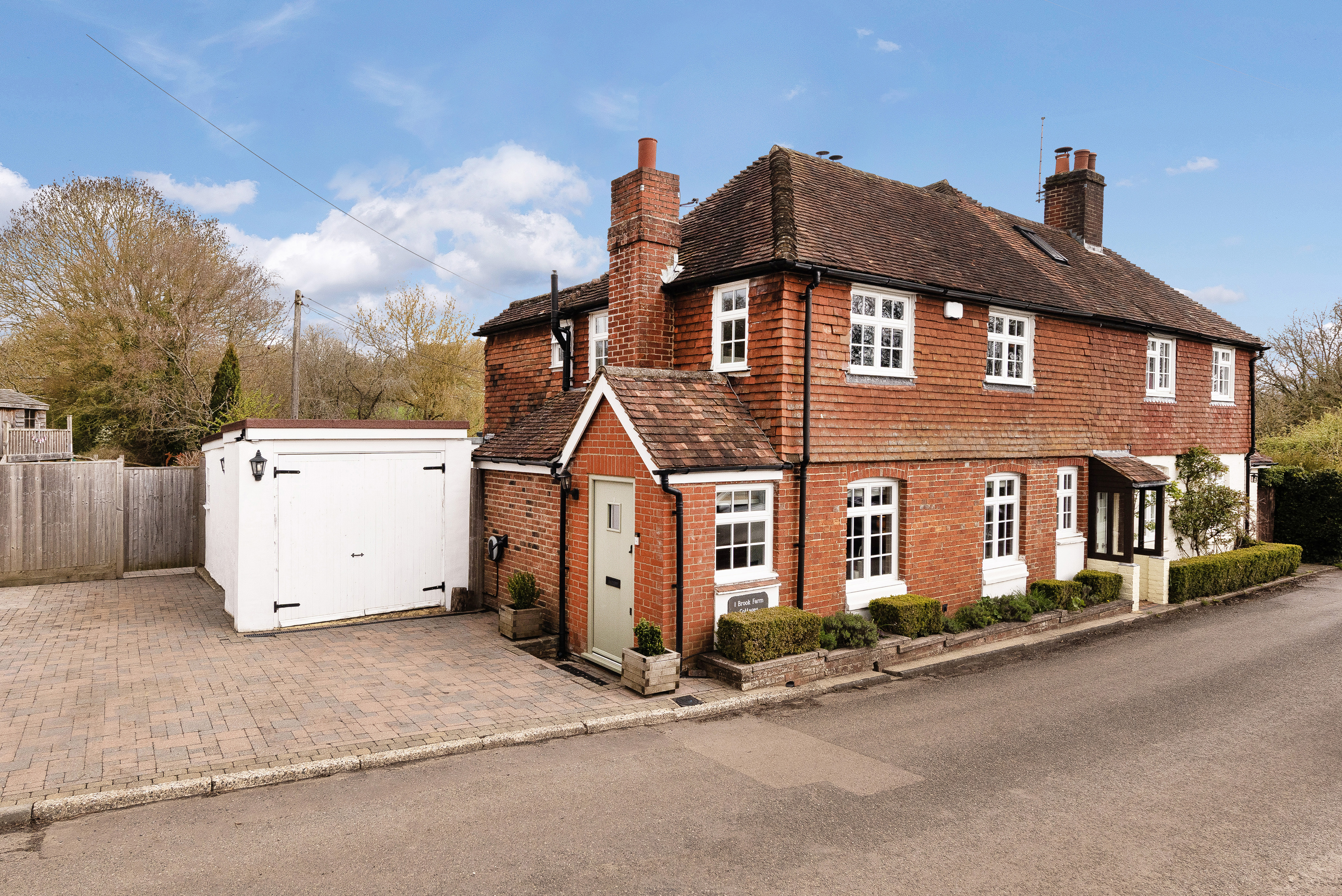 3 bedroom Semi-detached house For Sale