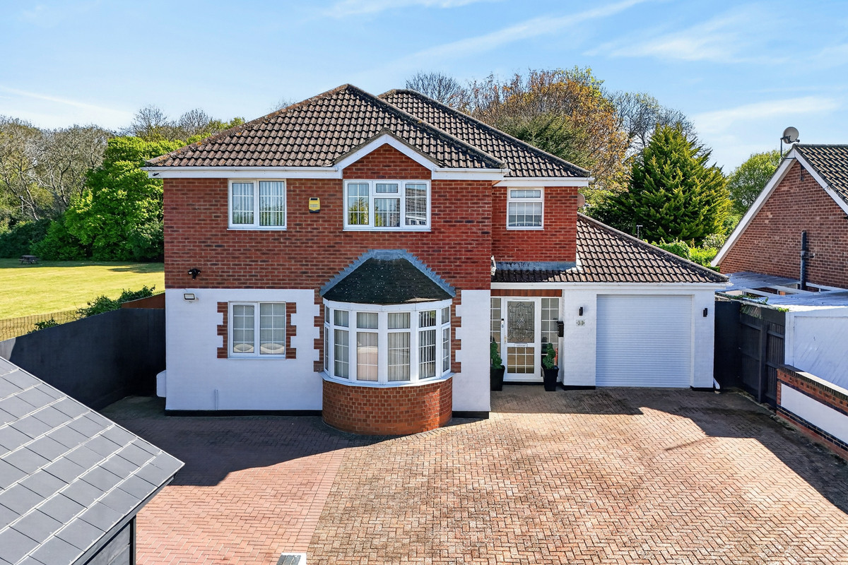 6 bedroom Detached house For Sale