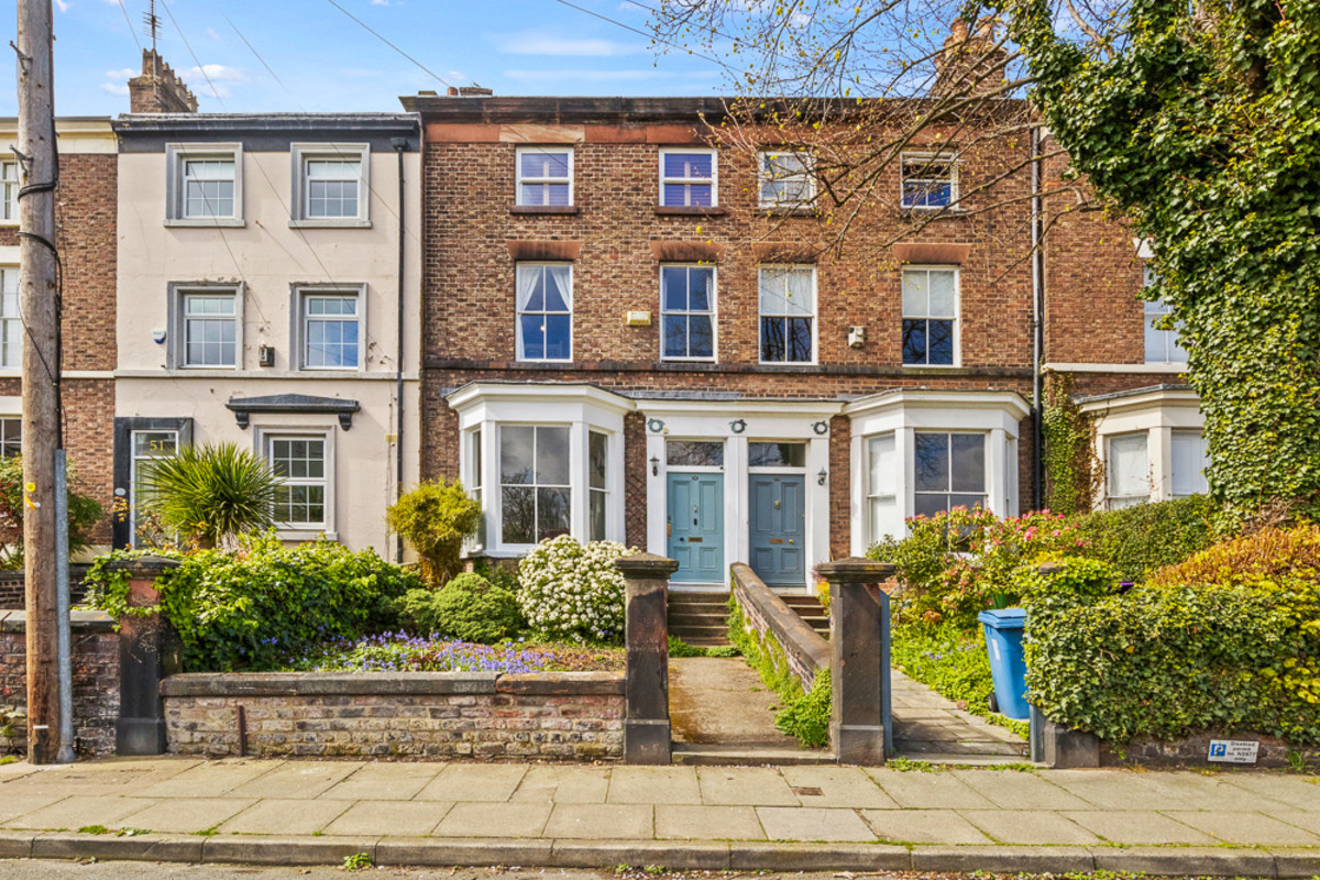 6 bedroom Town house For Sale
