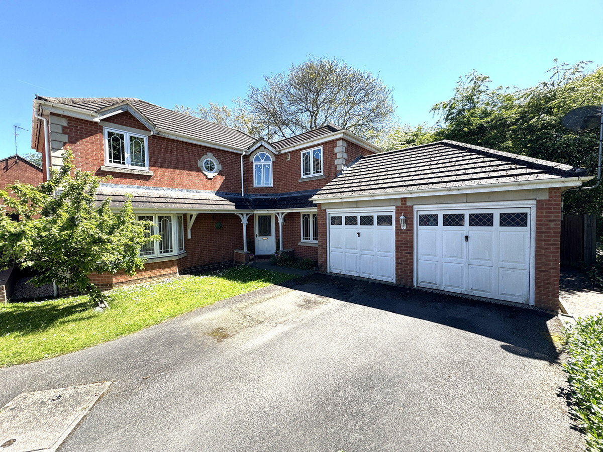 4 bedroom Detached house For Sale