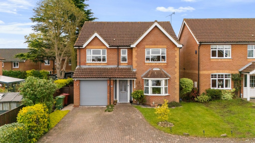 4 bedroom Detached house Under Offer