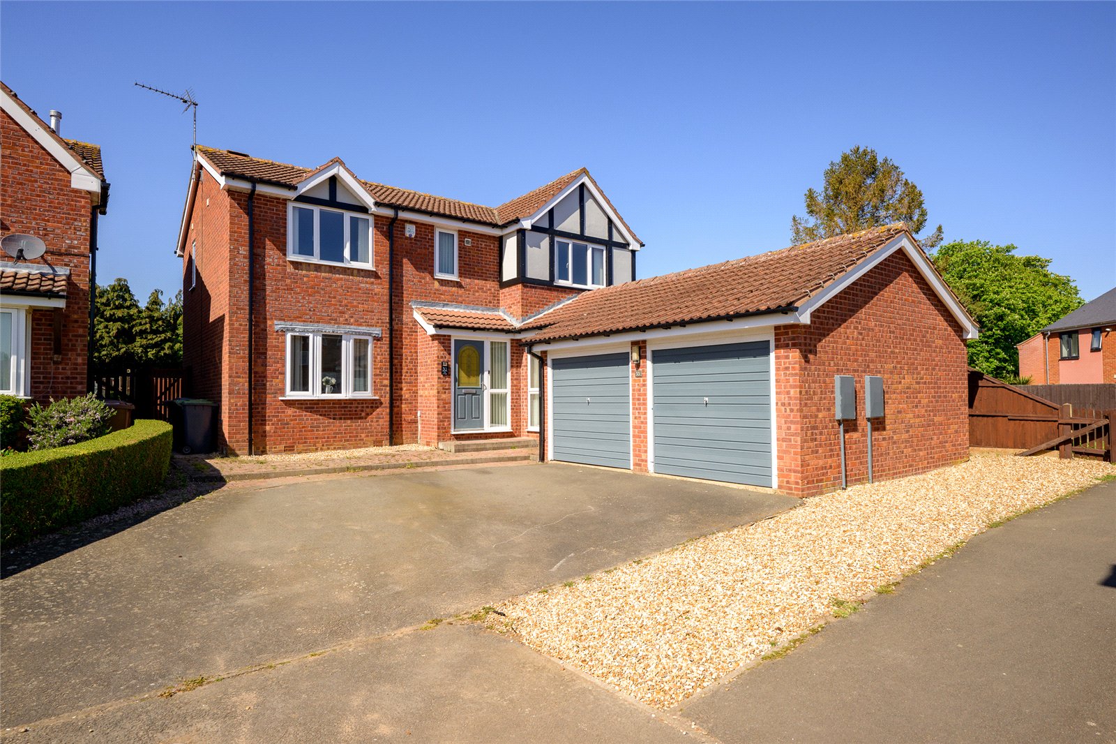 4 bedroom Detached house Under Offer