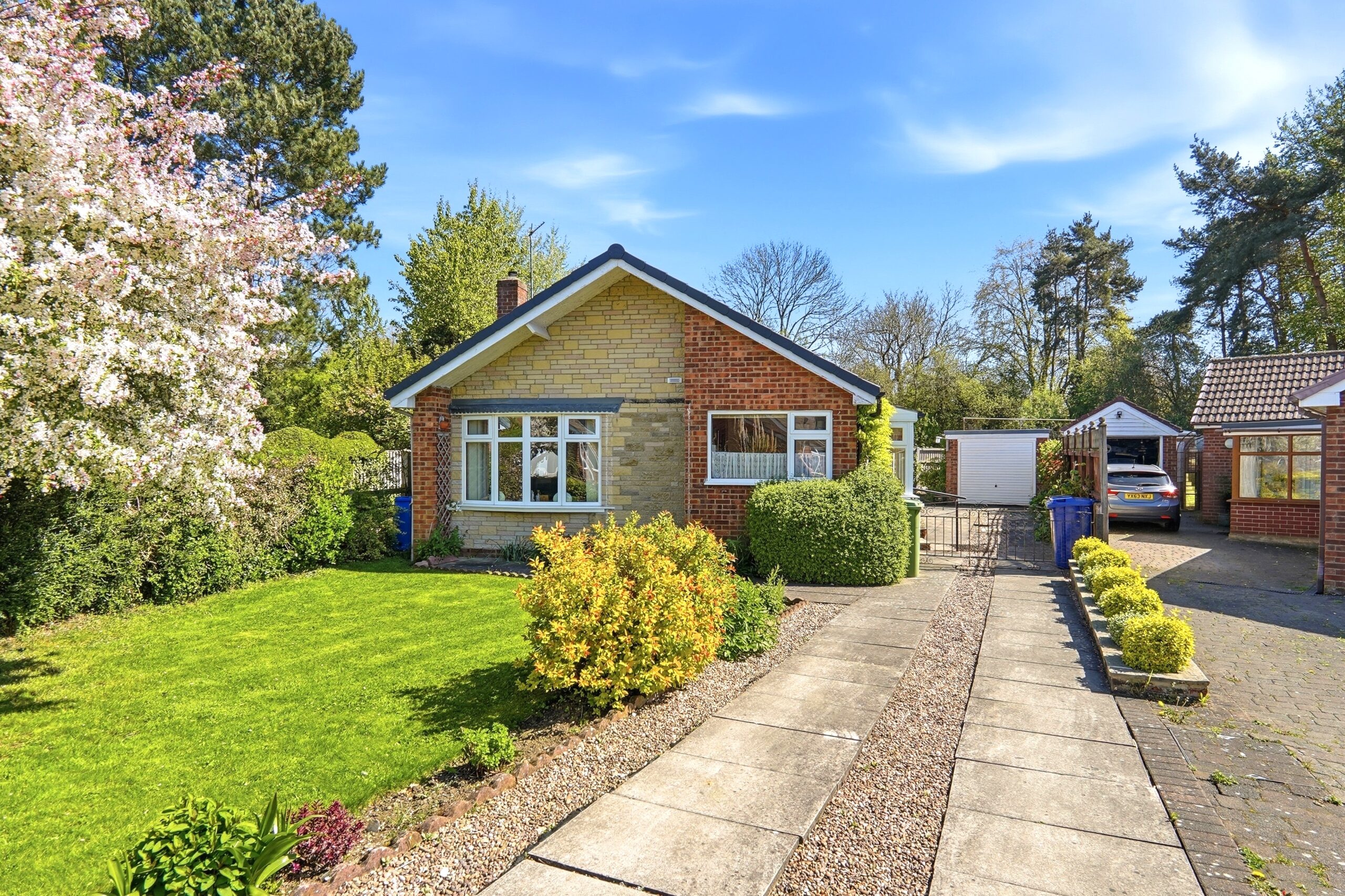 2 bedroom Detached bungalow For Sale