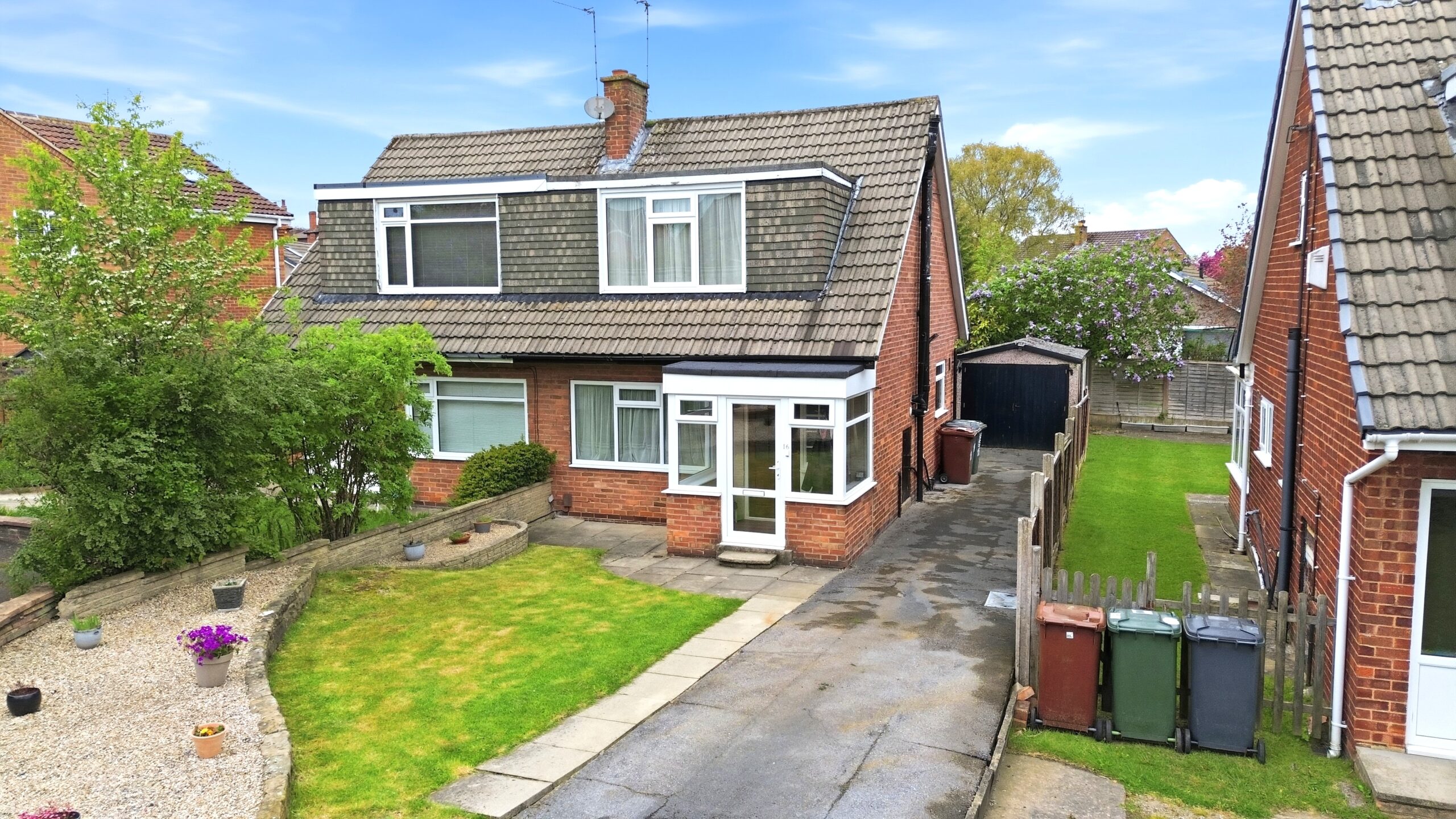 3 bedroom Semi-detached house For Sale