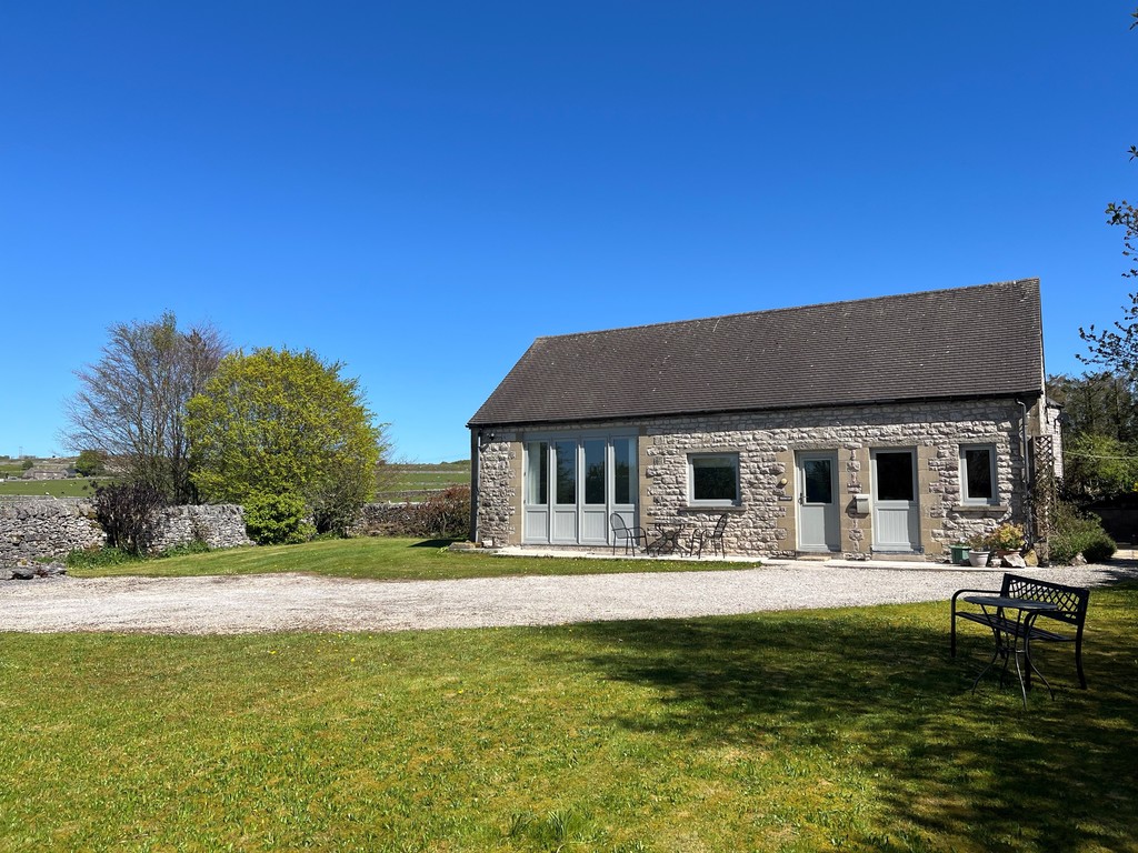 2 bedroom Detached house For Sale