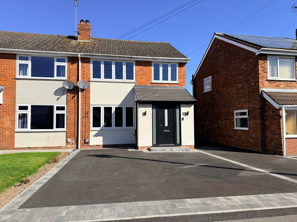 3 bedroom Semi-detached house For Sale