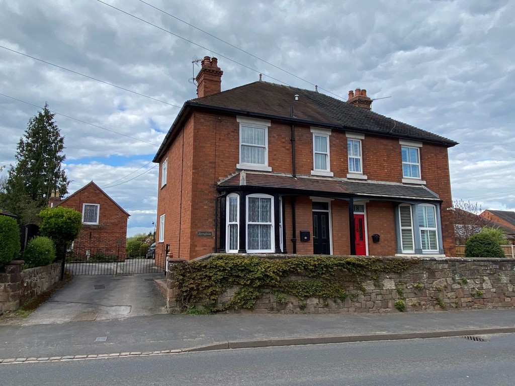 6 bedroom Semi-detached house For Sale
