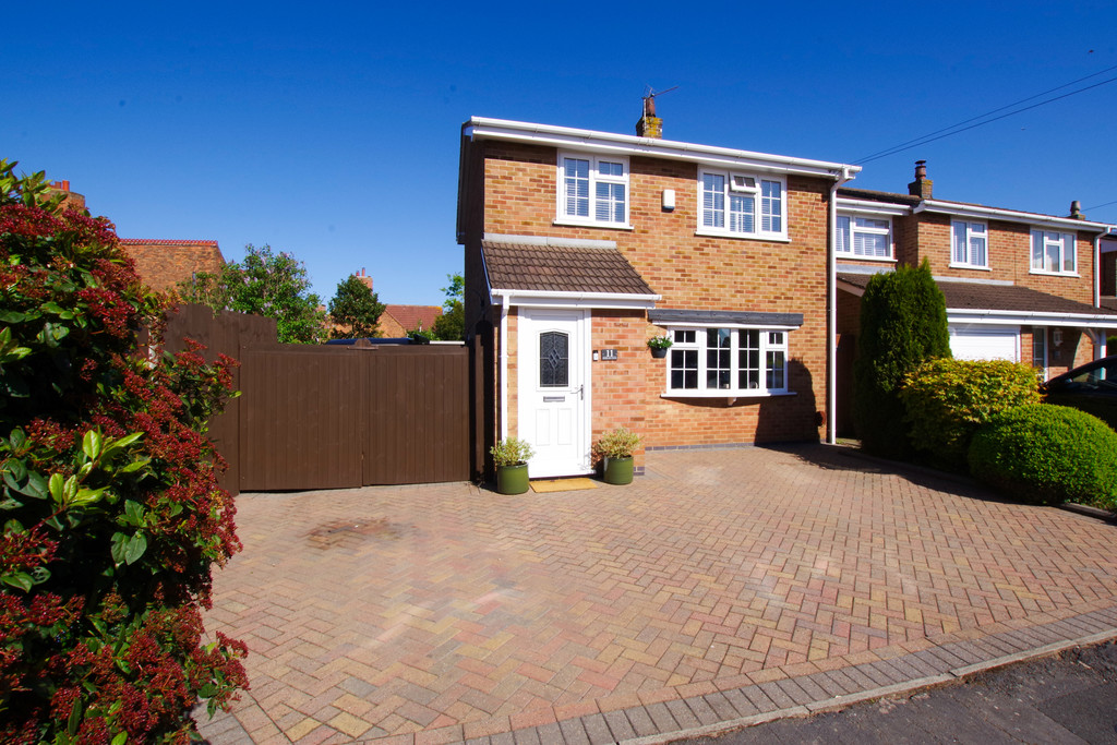 3 bedroom Detached house For Sale