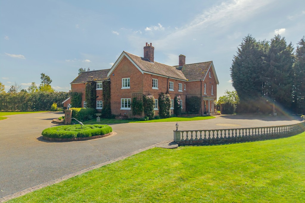 6 bedroom Detached house For Sale