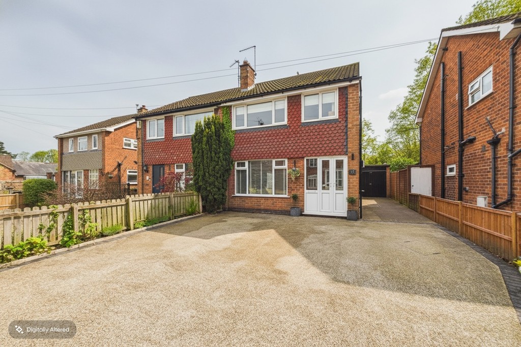 3 bedroom Semi-detached house For Sale