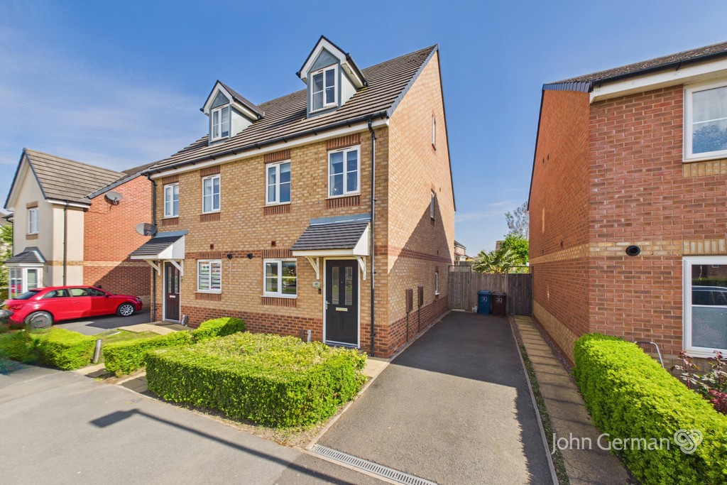 3 bedroom Semi-detached house For Sale