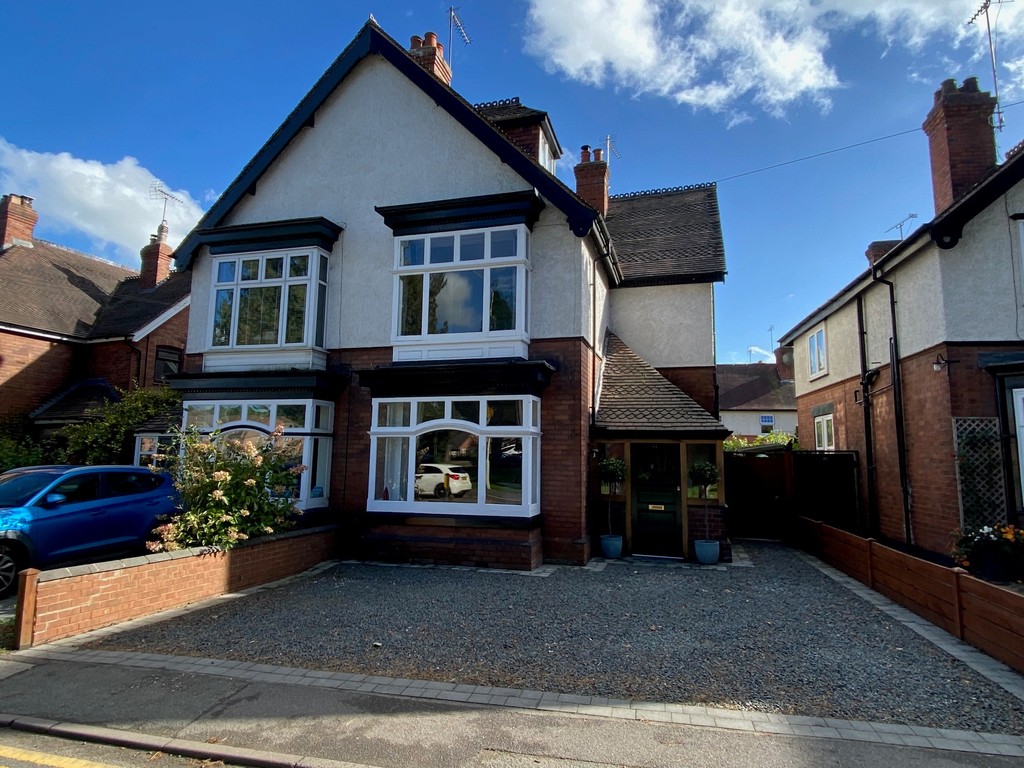 4 bedroom Semi-detached house For Sale