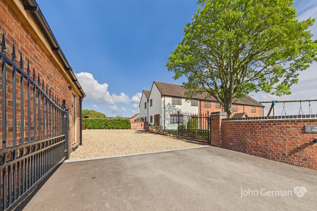 4 bedroom Barn For Sale