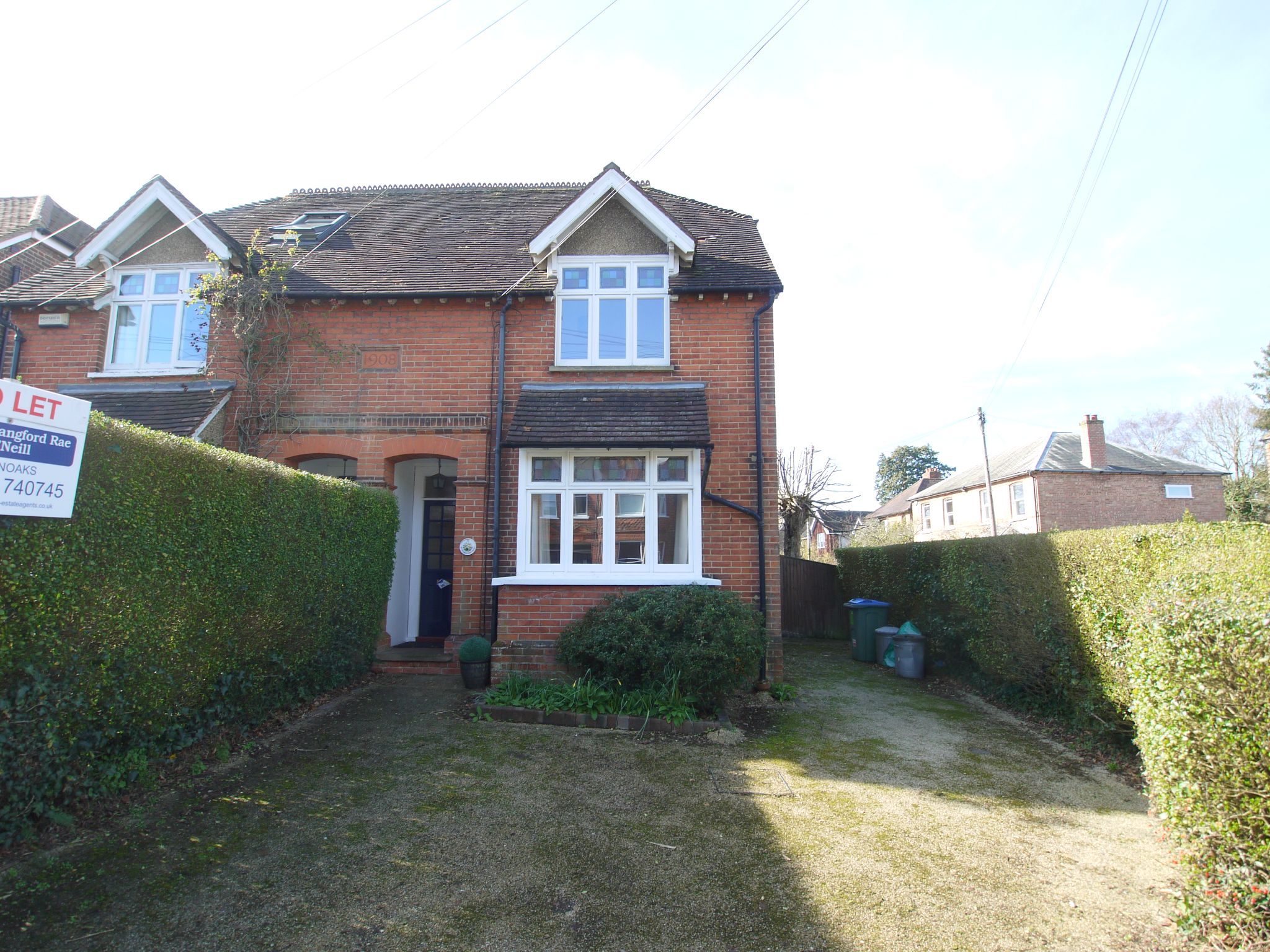 4 bedroom Semi-detached house To Let