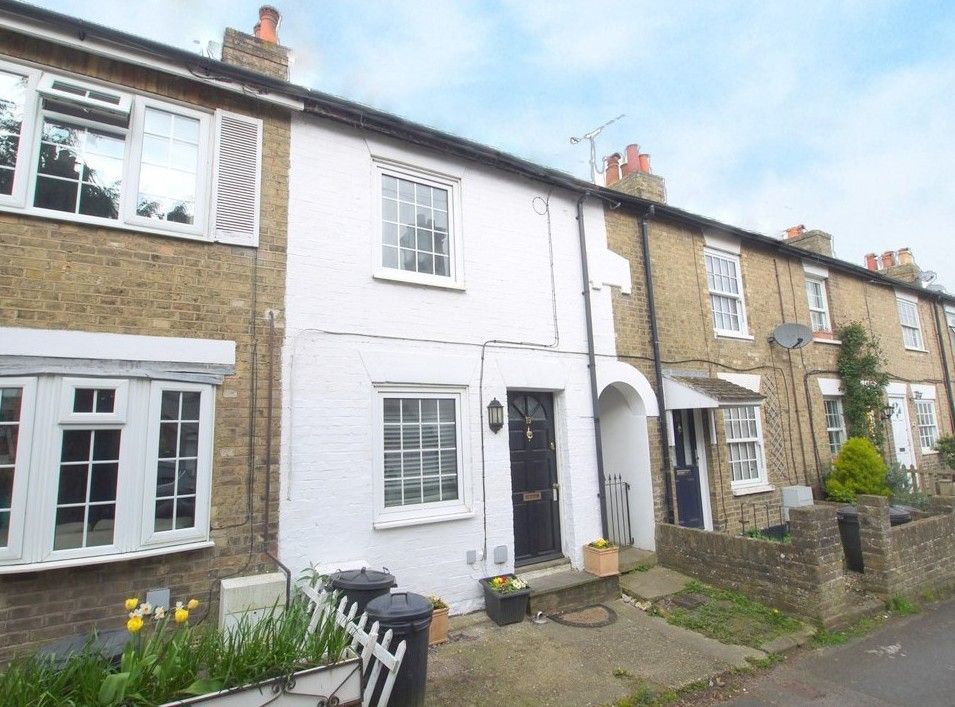 2 bedroom Cottage For Sale