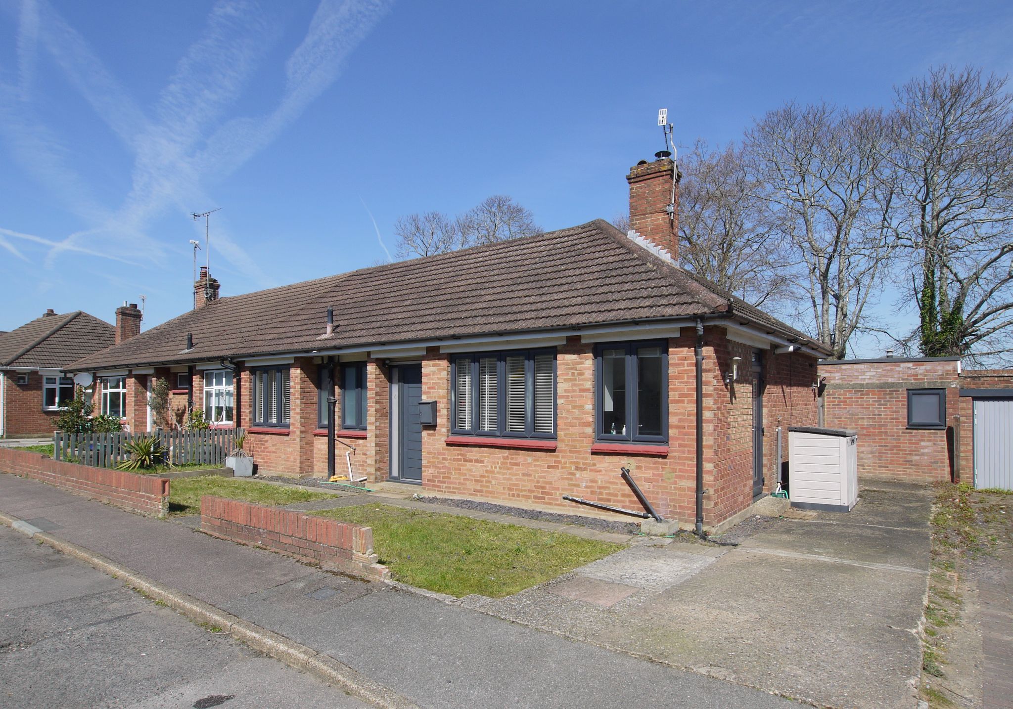 3 bedroom Detached bungalow For Sale
