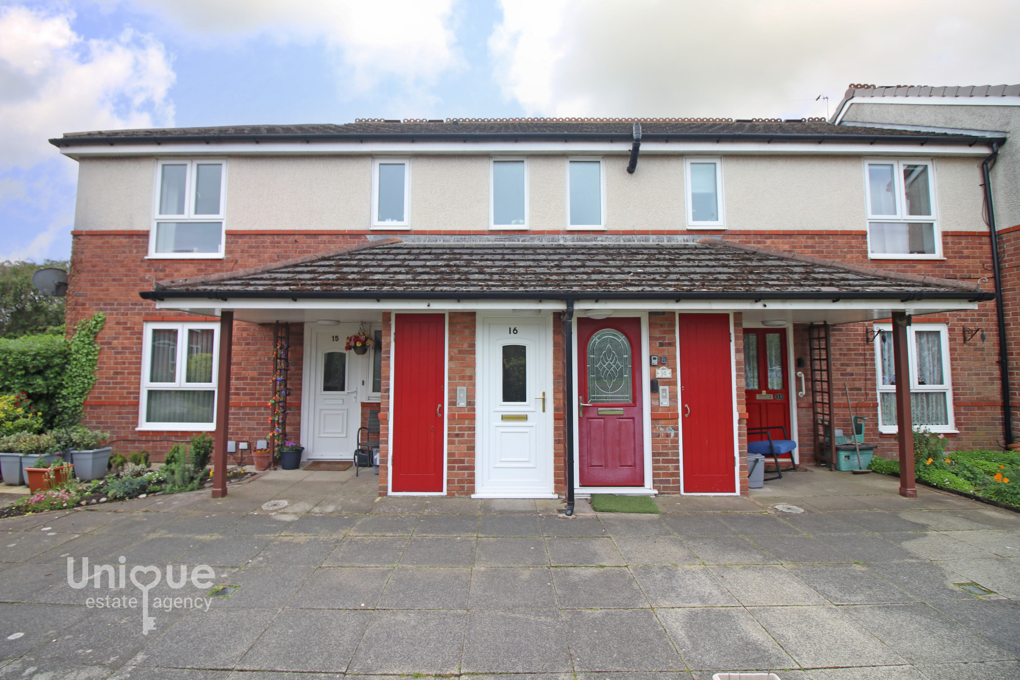 2 bedroom Apartment To Let