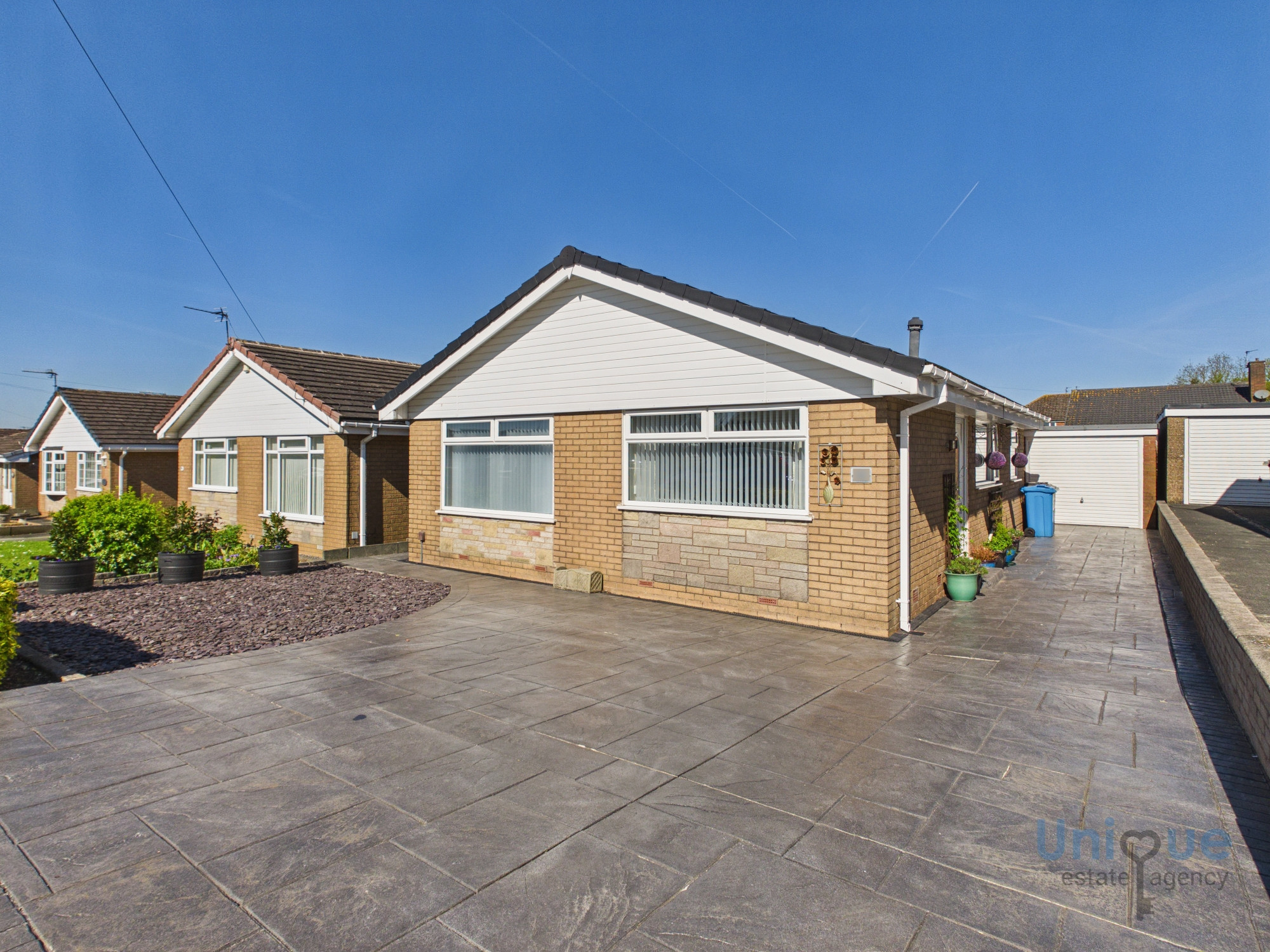 3 bedroom Detached bungalow Under Offer