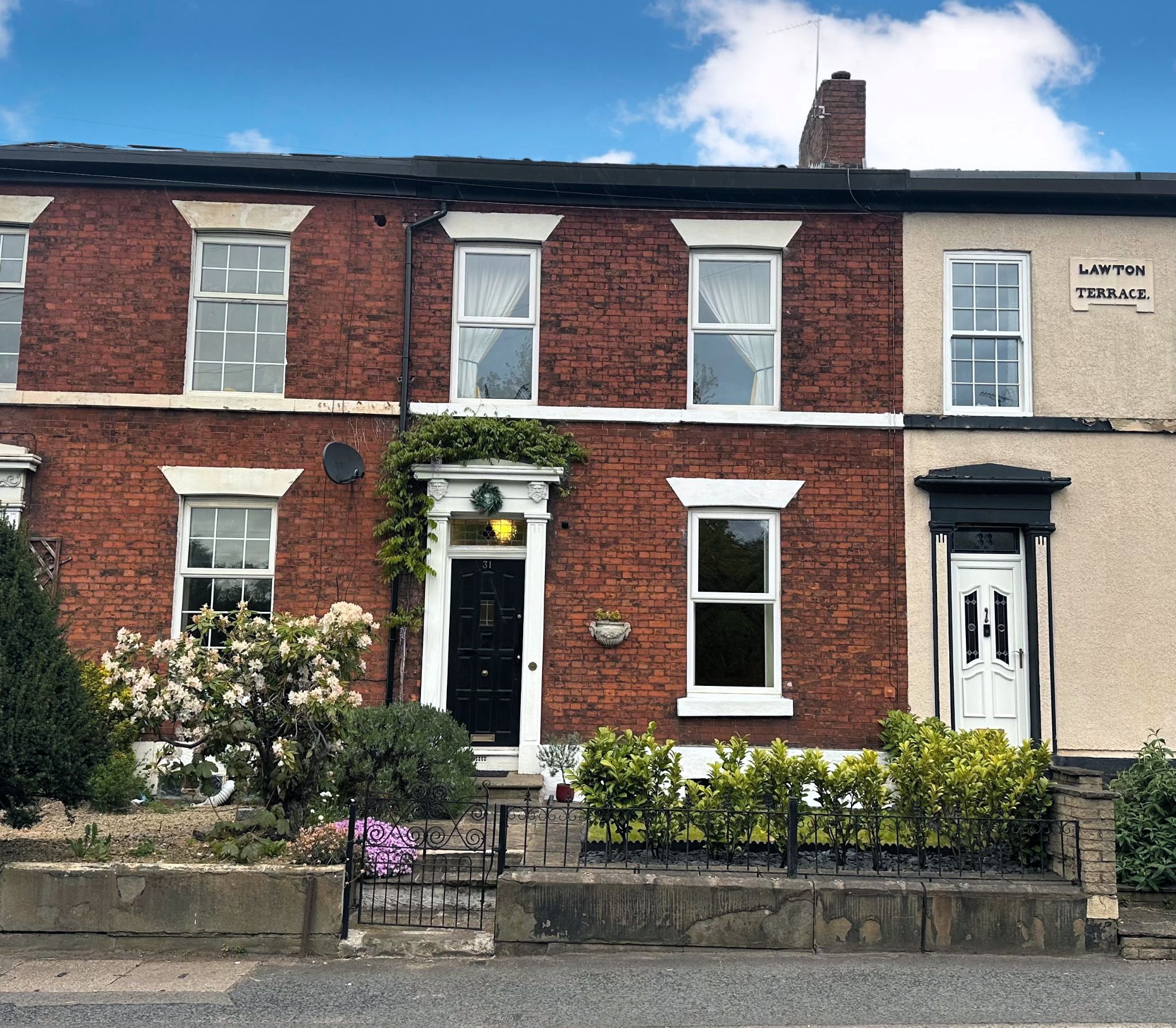 2 bedroom Terraced House Under Offer