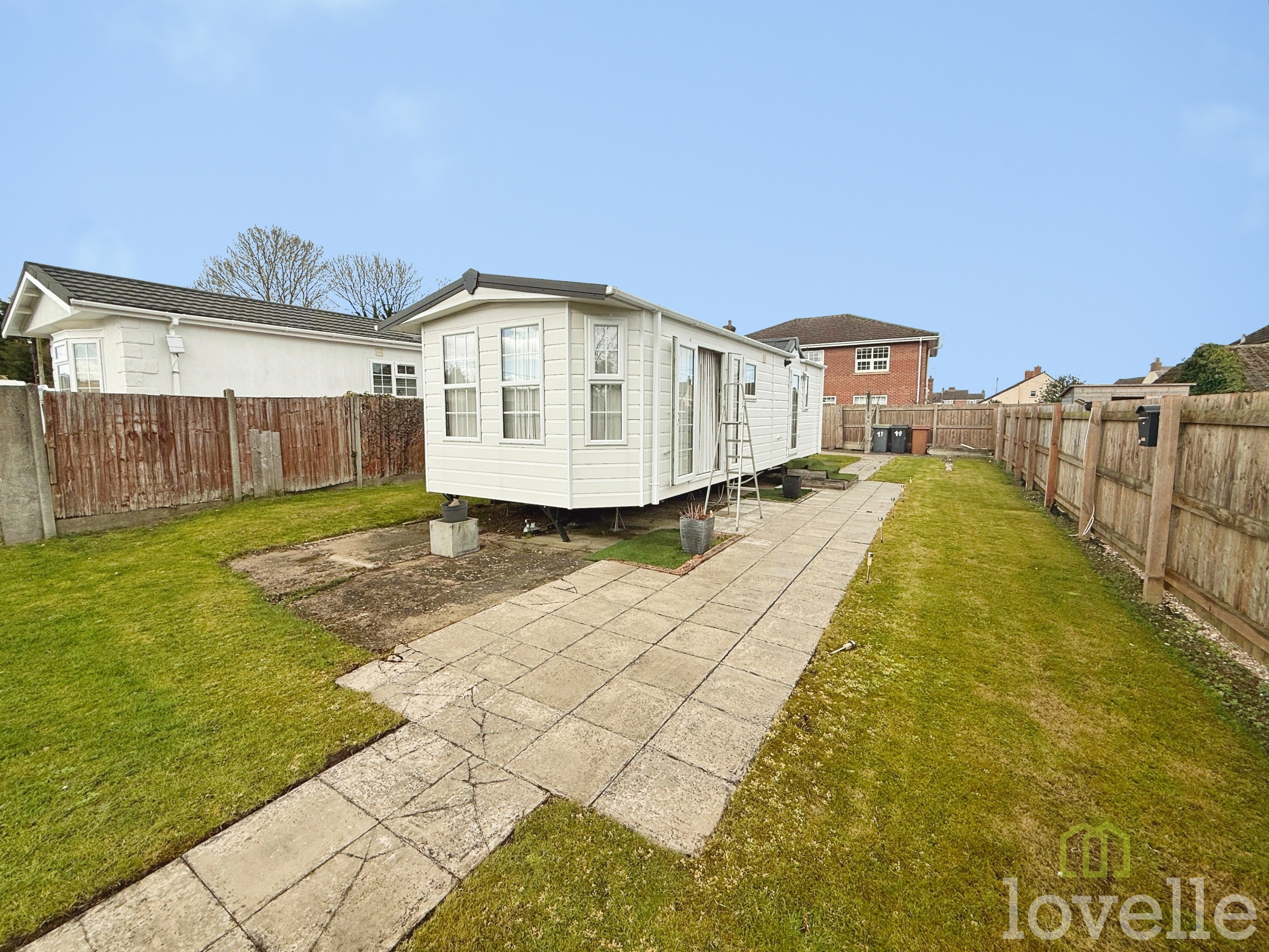 2 bedroom  For Sale