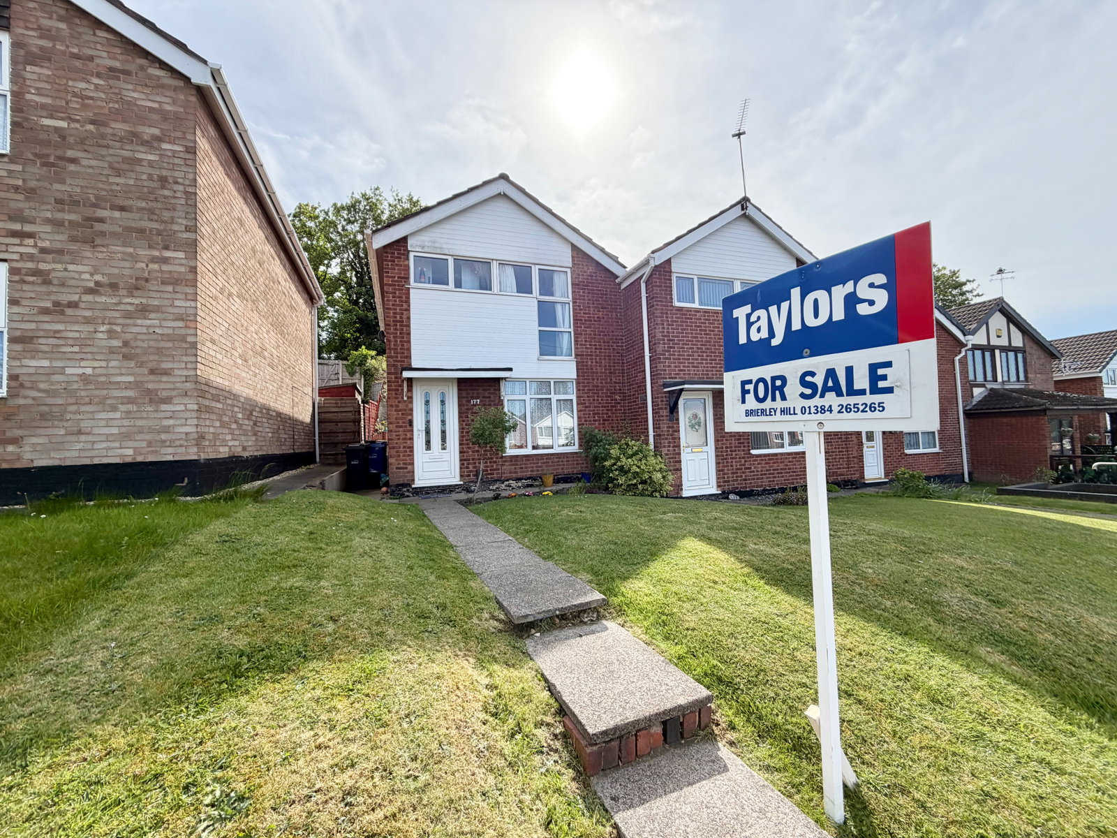 3 bedroom Semi-detached house For Sale