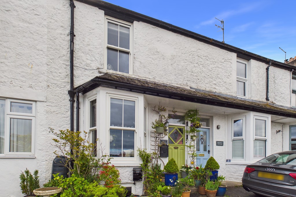 2 bedroom Cottage For Sale