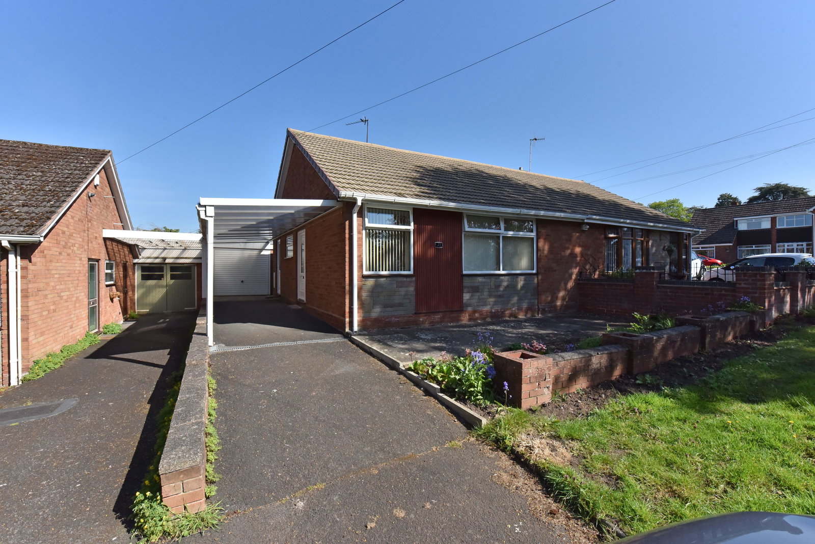 2 bedroom Detached bungalow Under Offer