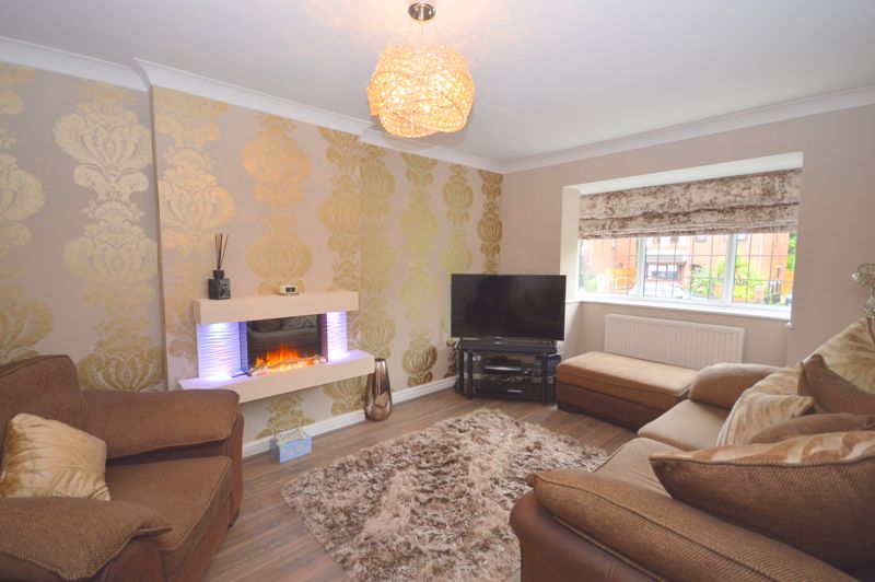 4 bedroom Link detached house For Sale