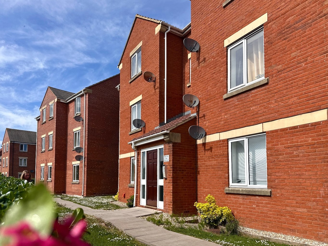 2 bedroom Apartment To Let