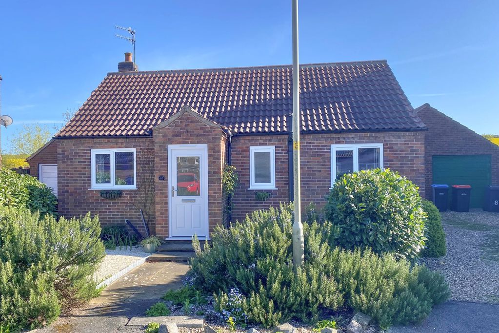 2 bedroom Detached bungalow Under Offer