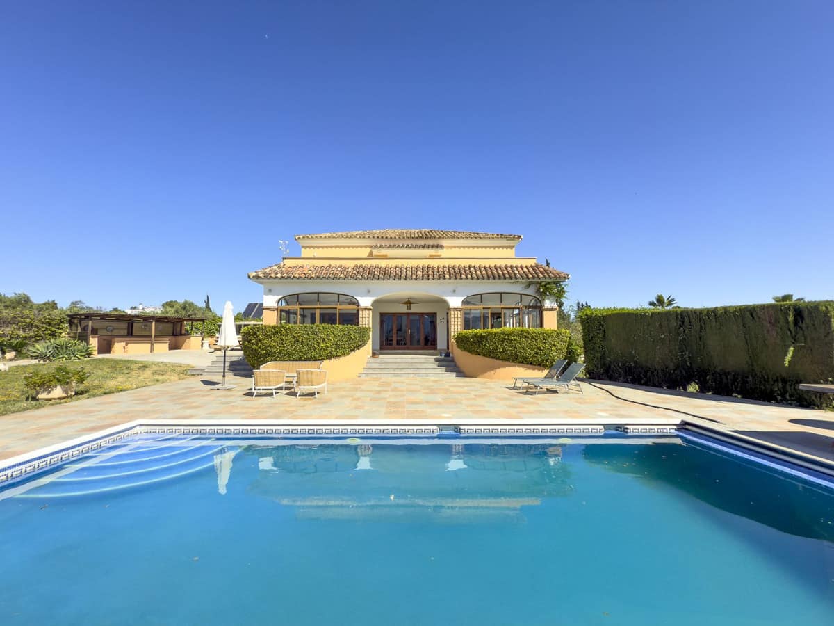 4 bedroom Villa For Sale