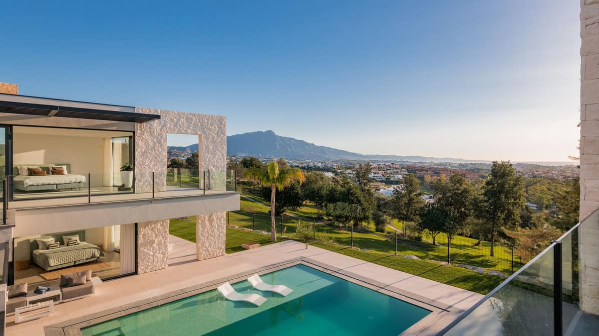 5 bedroom Villa For Sale