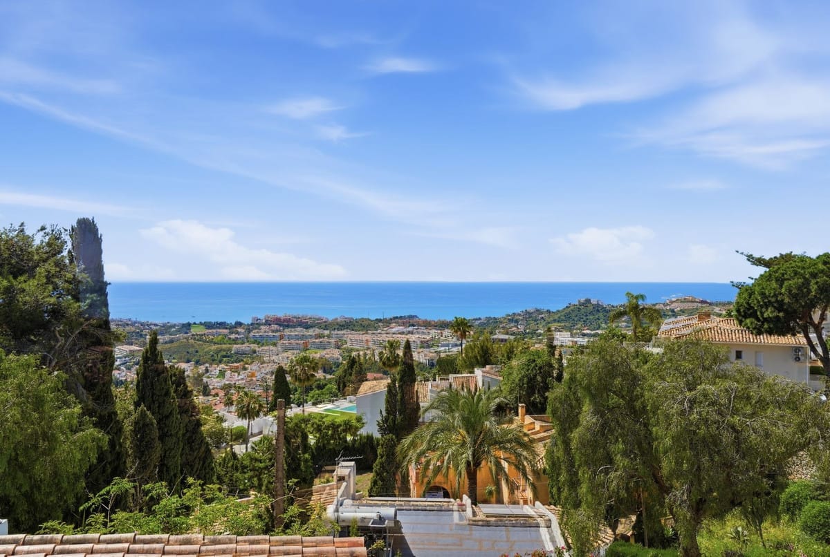 6 bedroom Villa For Sale