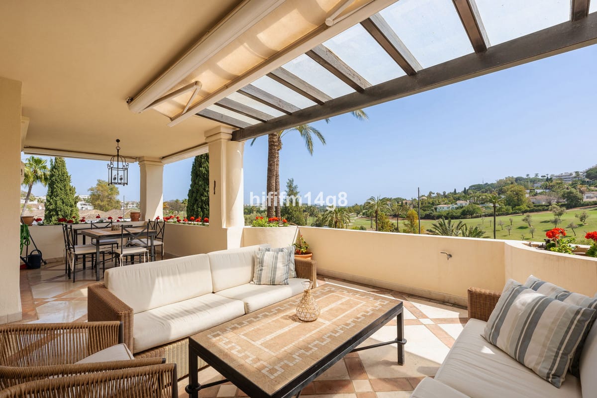 3 bedroom Apartment For Sale