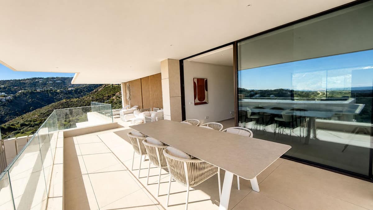 4 bedroom Apartment For Sale