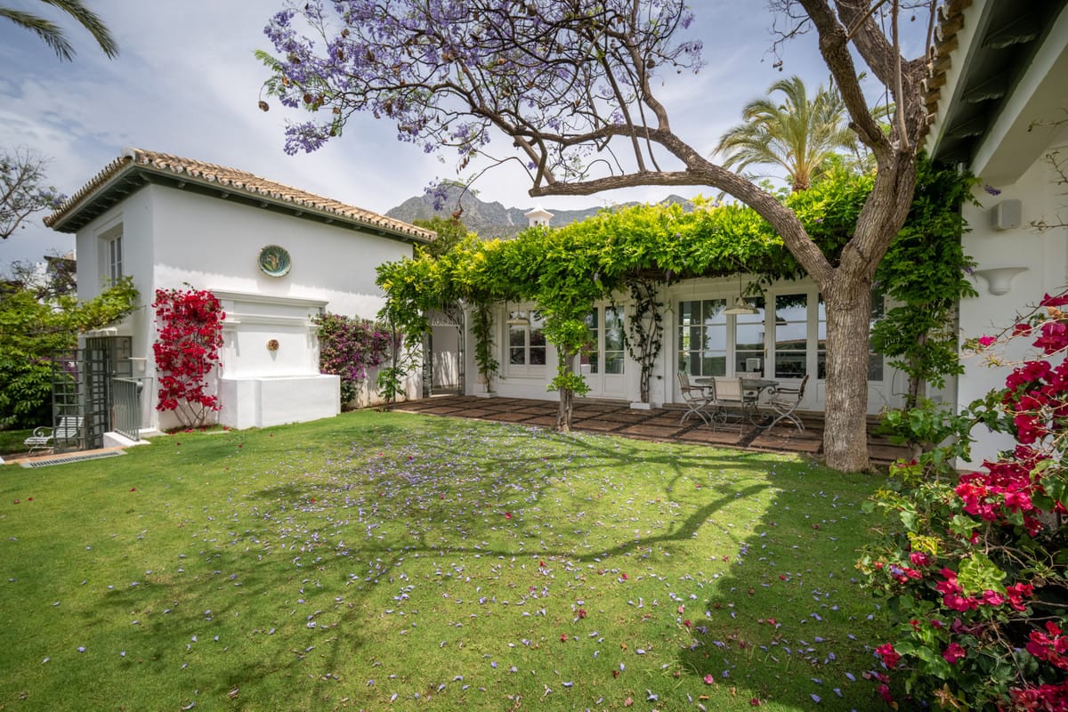6 Bed Villa in Spain