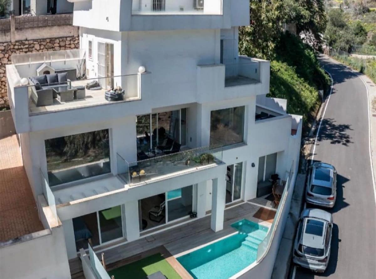 4 bedroom Villa For Sale