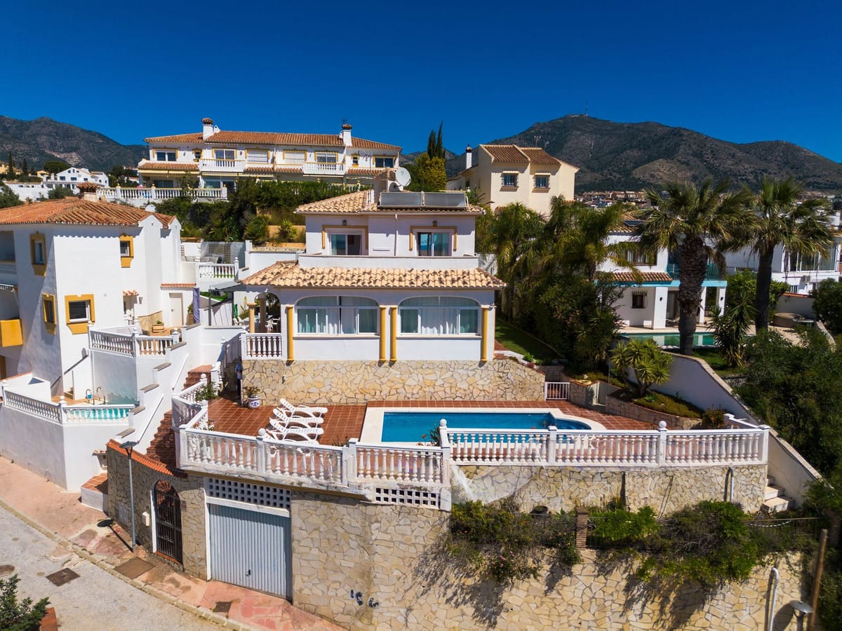 4 bedroom Villa For Sale