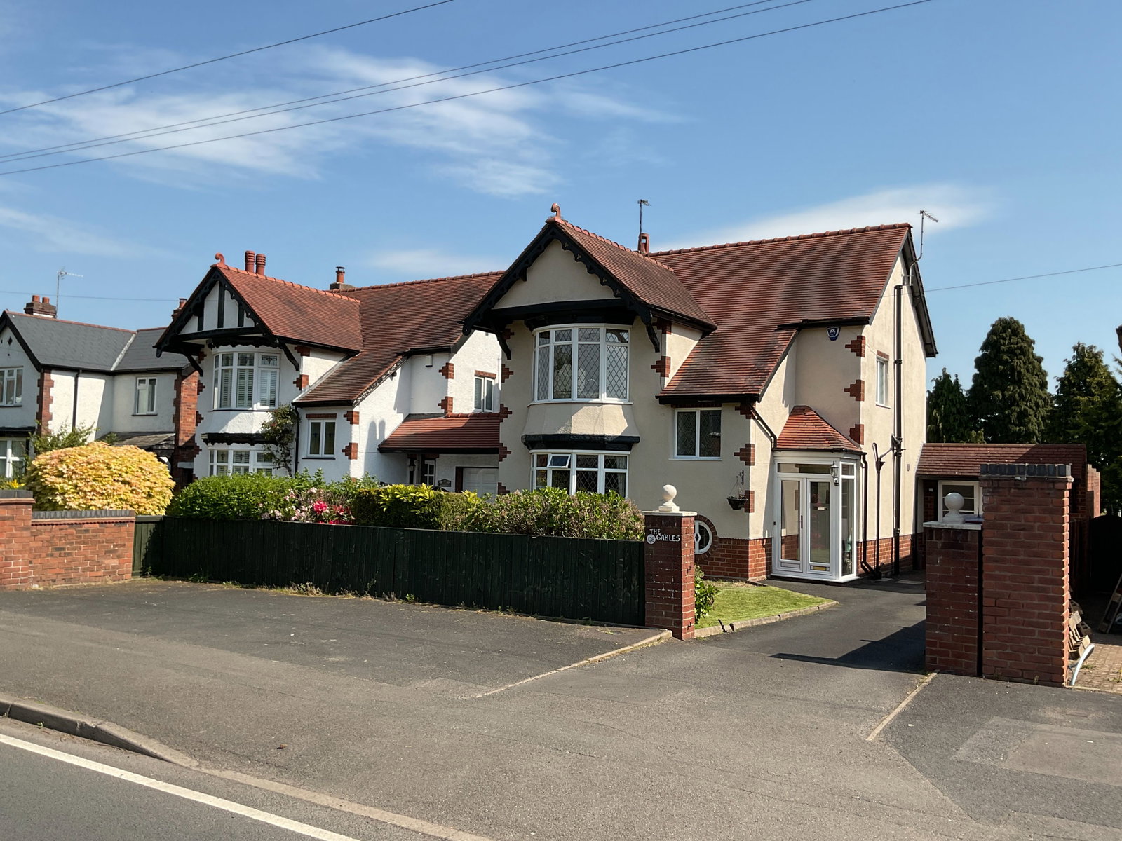3 bedroom Detached house Under Offer
