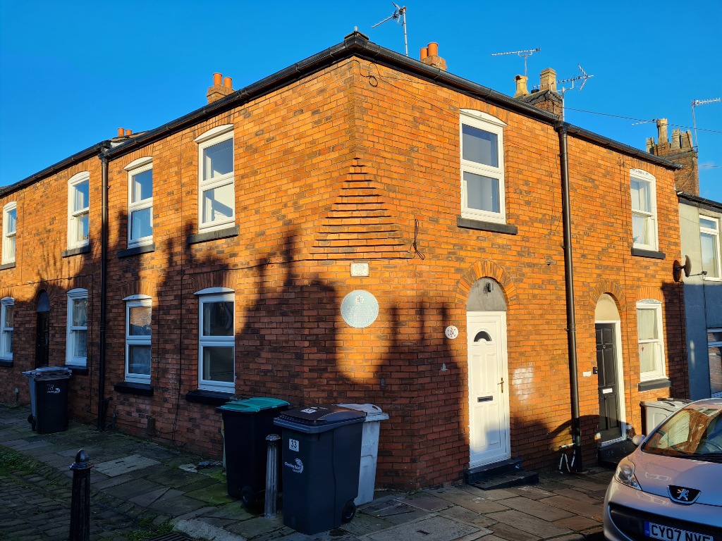 2 bedroom Terraced House To Let