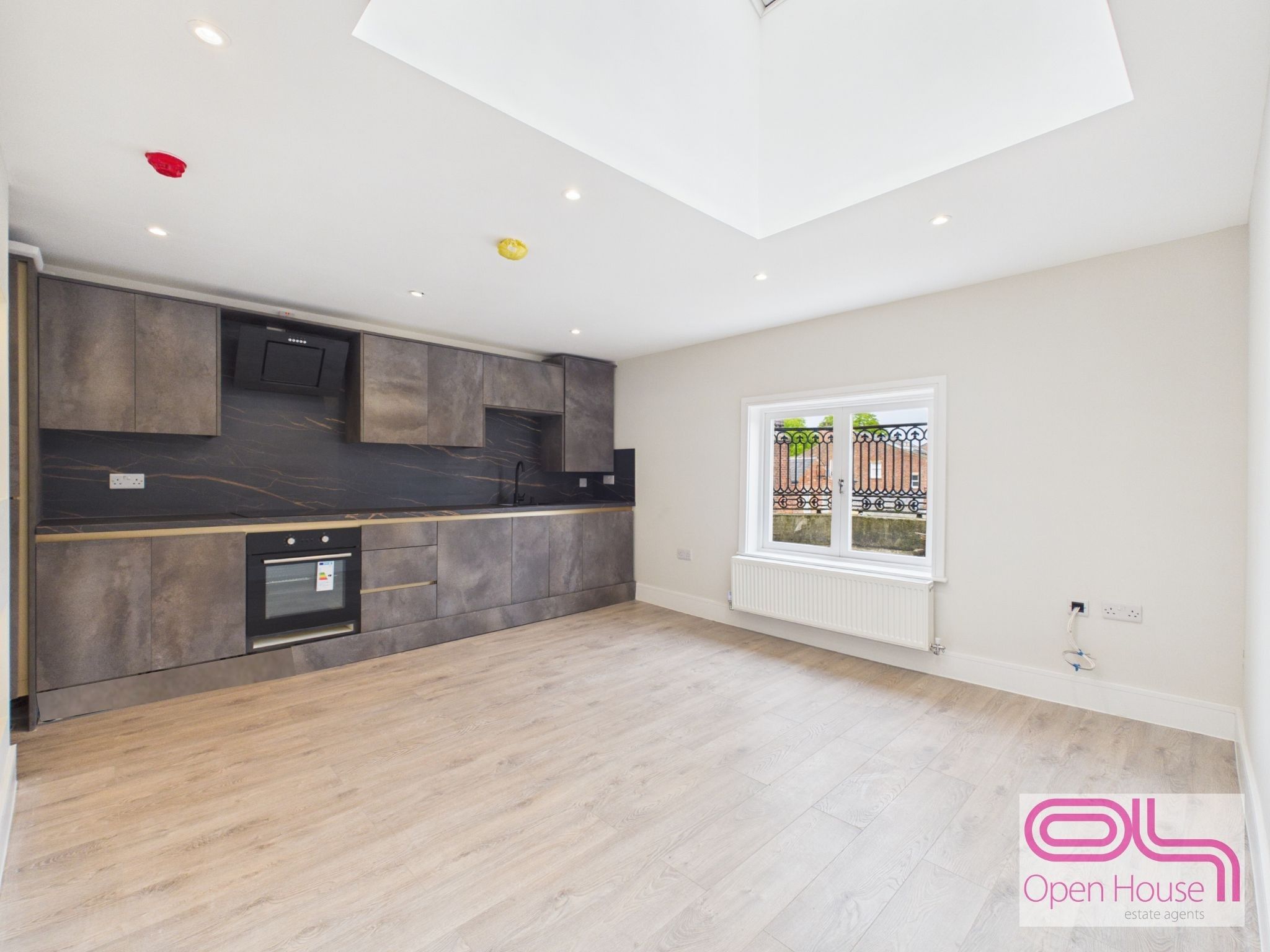 2 bedroom Apartment To Let