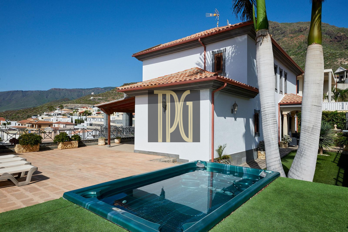 4 bedroom Villa For Sale