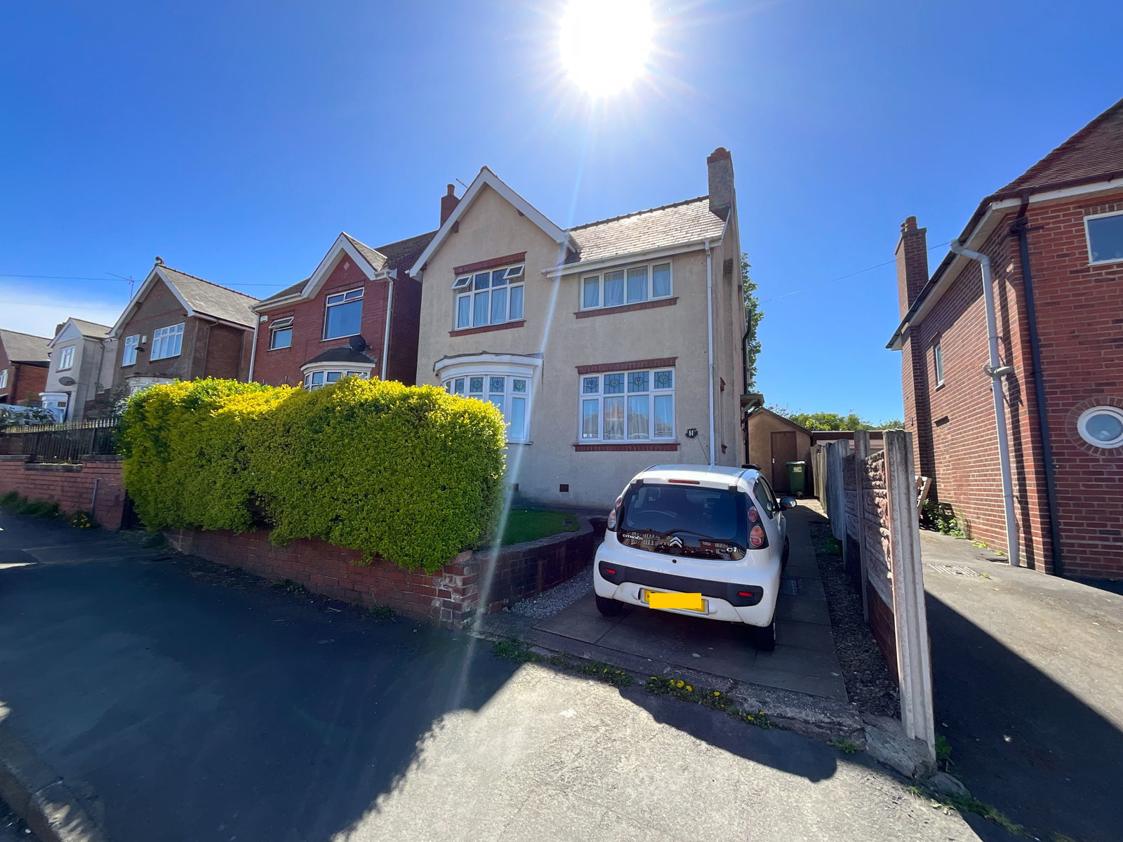 3 bedroom Detached house Under Offer
