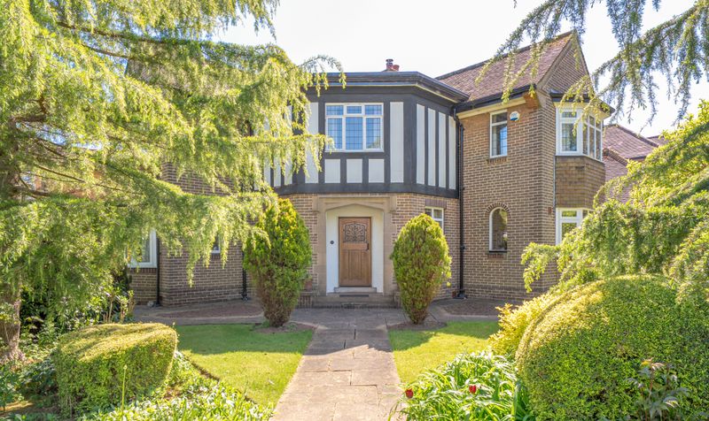 4 bedroom Detached house Under Offer