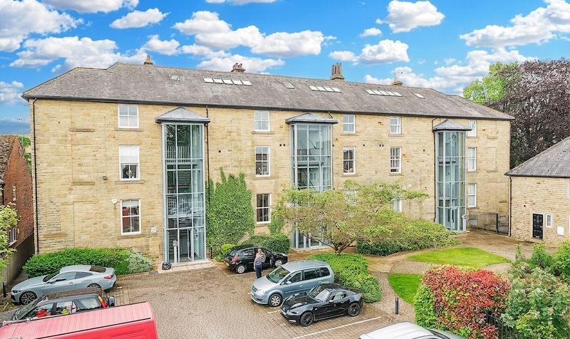 2 bedroom Flat For Sale