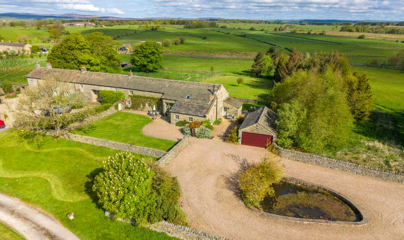 5 bedroom Terraced House Under Offer
